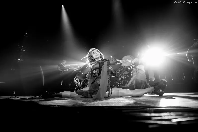 Lindsey Stirling photo 6 of 508