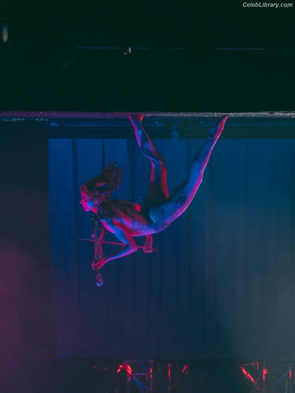 Lindsey Stirling photo 7 of 508