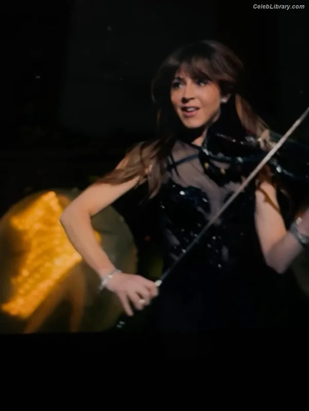 Lindsey Stirling photo 17 of 508