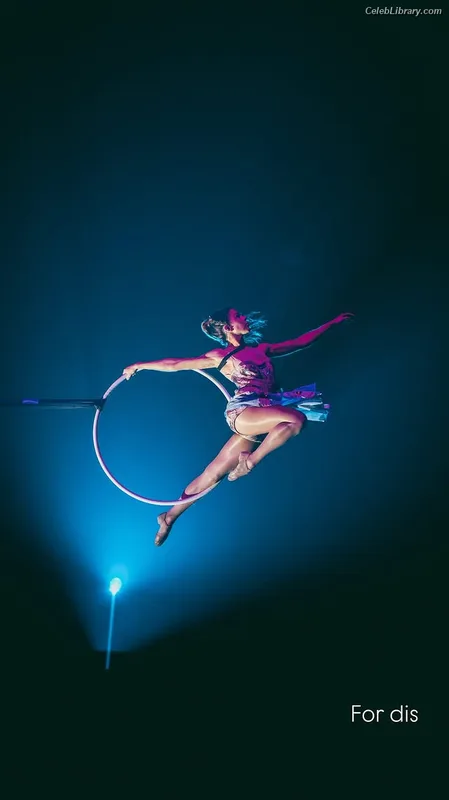 Lindsey Stirling photo 4 of 508