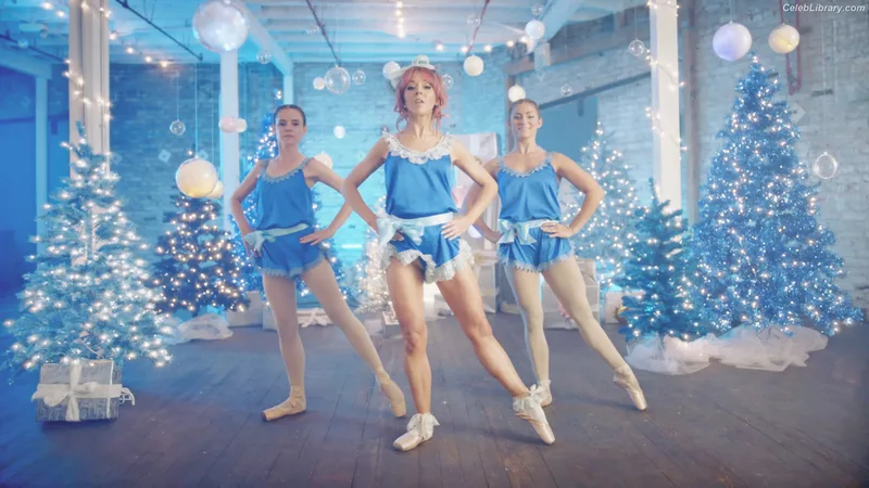 Lindsey Stirling photo 13 of 508