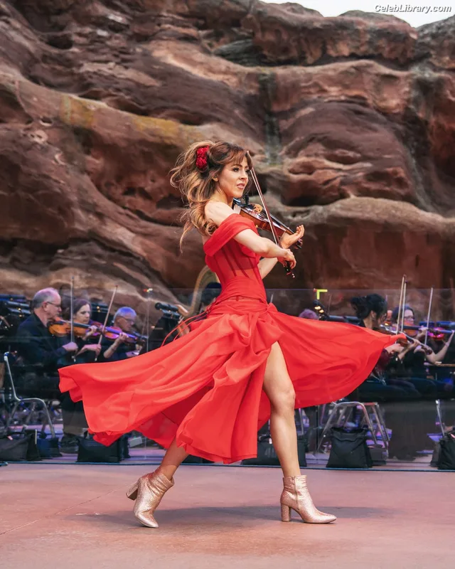 Lindsey Stirling photo 15 of 508