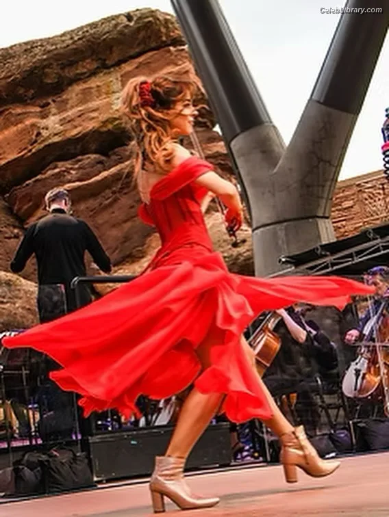 Lindsey Stirling photo 20 of 508