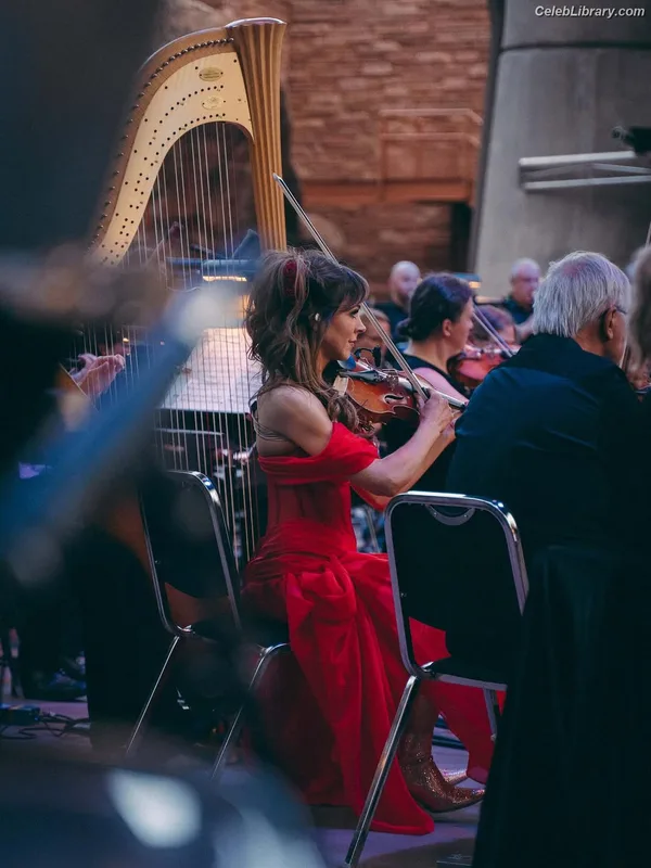 Lindsey Stirling photo 22 of 508