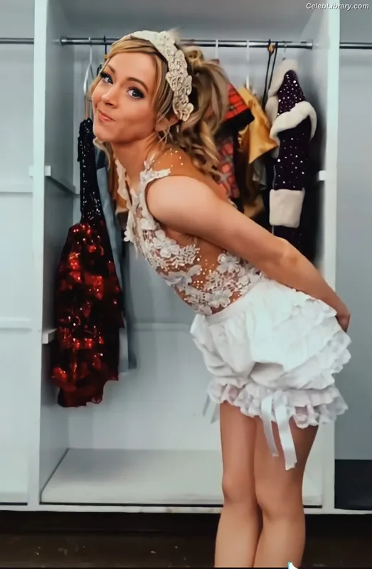 Lindsey Stirling photo 7 of 508