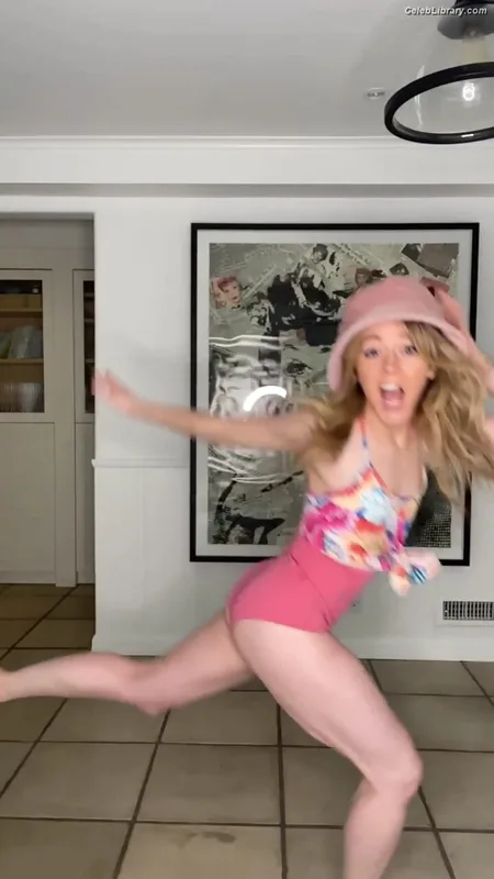 Lindsey Stirling photo 3 of 508