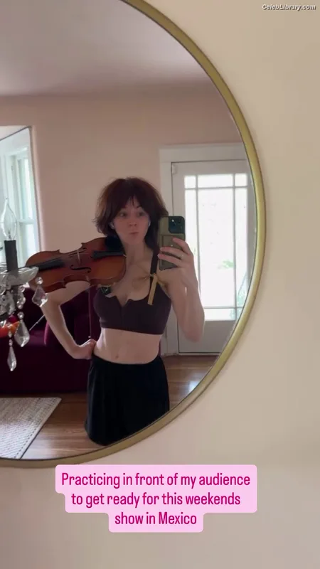 Lindsey Stirling photo 3 of 508