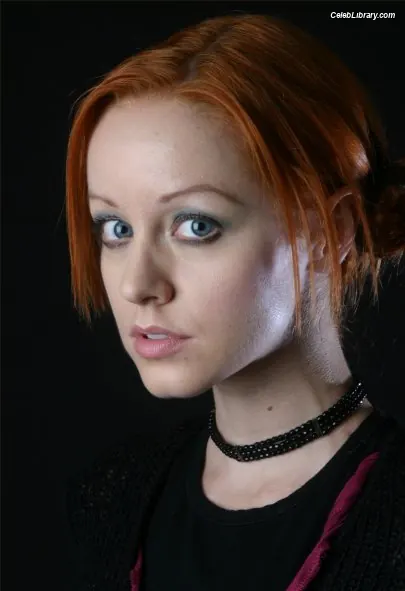 Lindy Booth photo 9 of 91