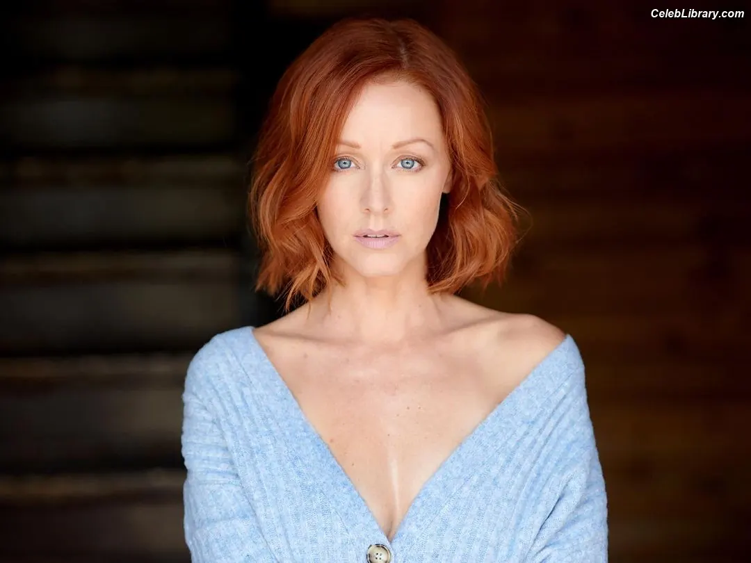 Lindy Booth photo 5 of 91