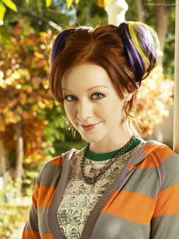 Lindy Booth photo 6 of 92