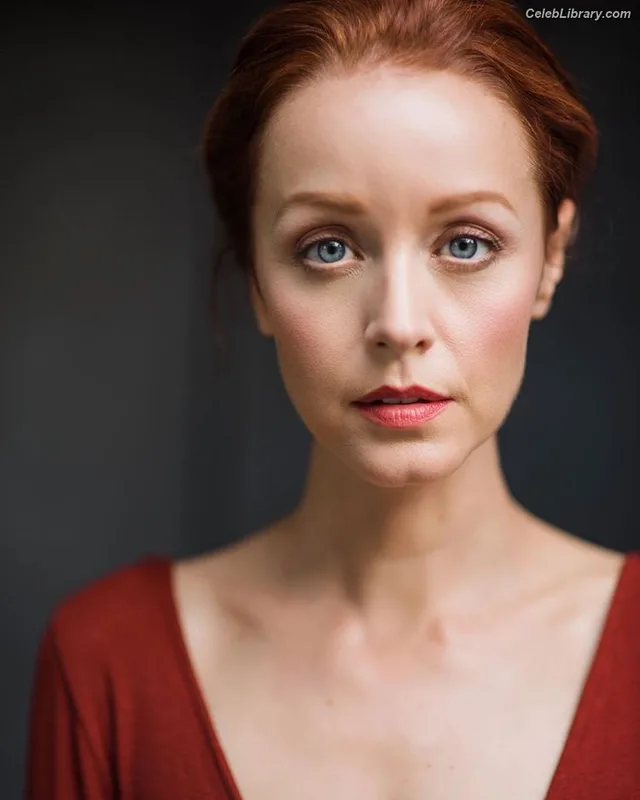 Lindy Booth photo 19 of 92