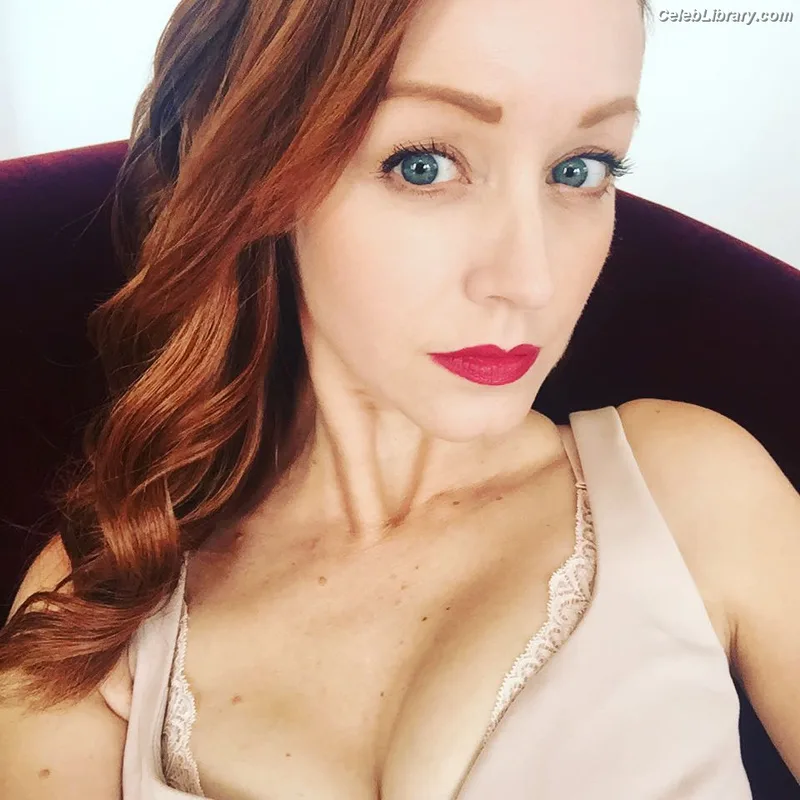 Lindy Booth photo 20 of 92