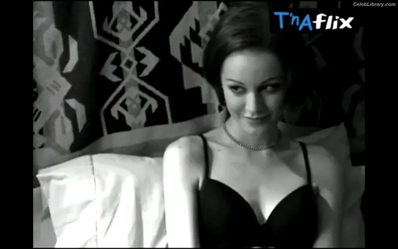 Lindy Booth photo 10 of 92