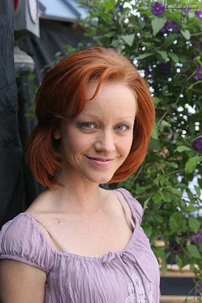 Lindy Booth photo 13 of 92