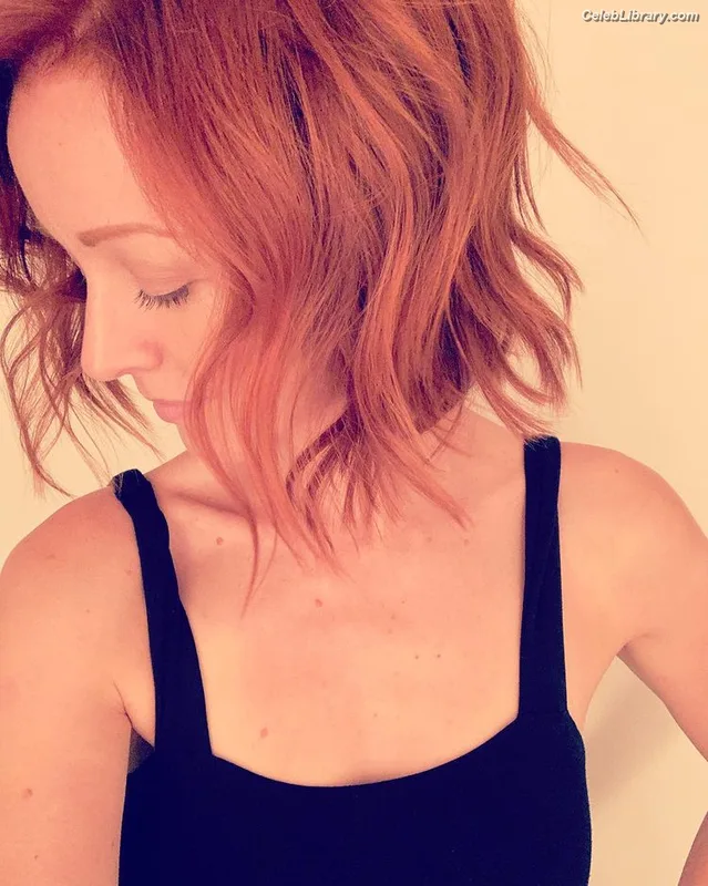 Lindy Booth photo 16 of 92