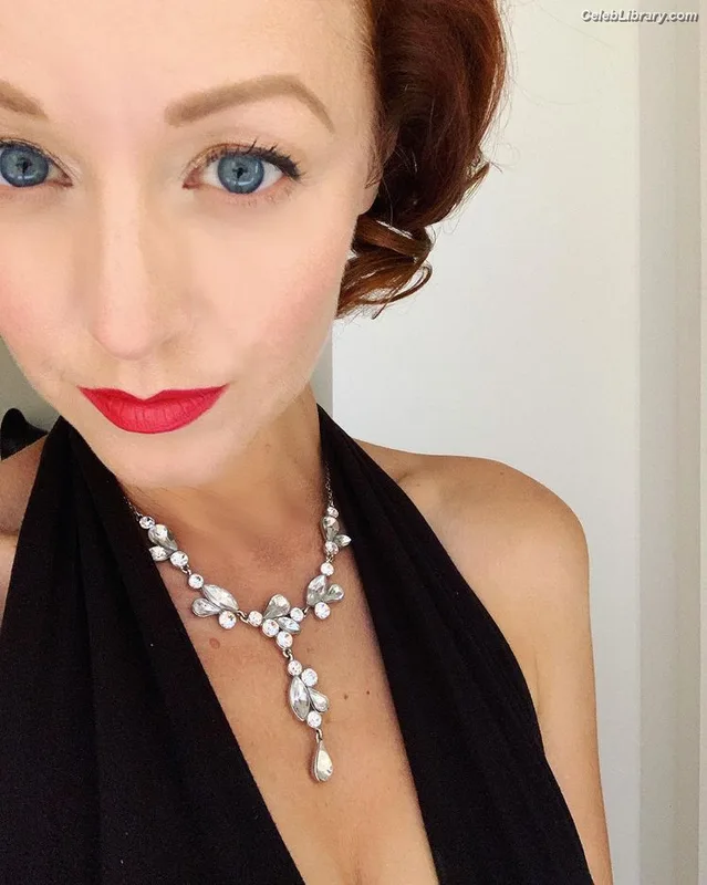 Lindy Booth photo 17 of 92