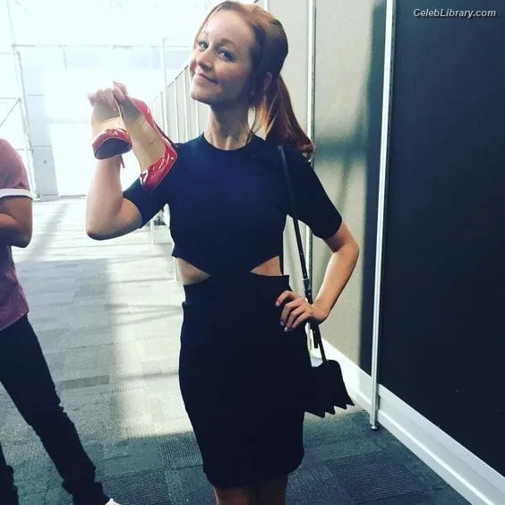 Lindy Booth photo 23 of 92