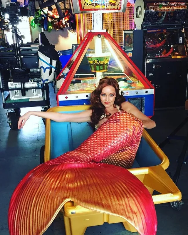 Lindy Booth photo 24 of 92