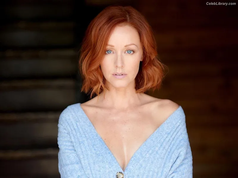 Lindy Booth photo 5 of 92