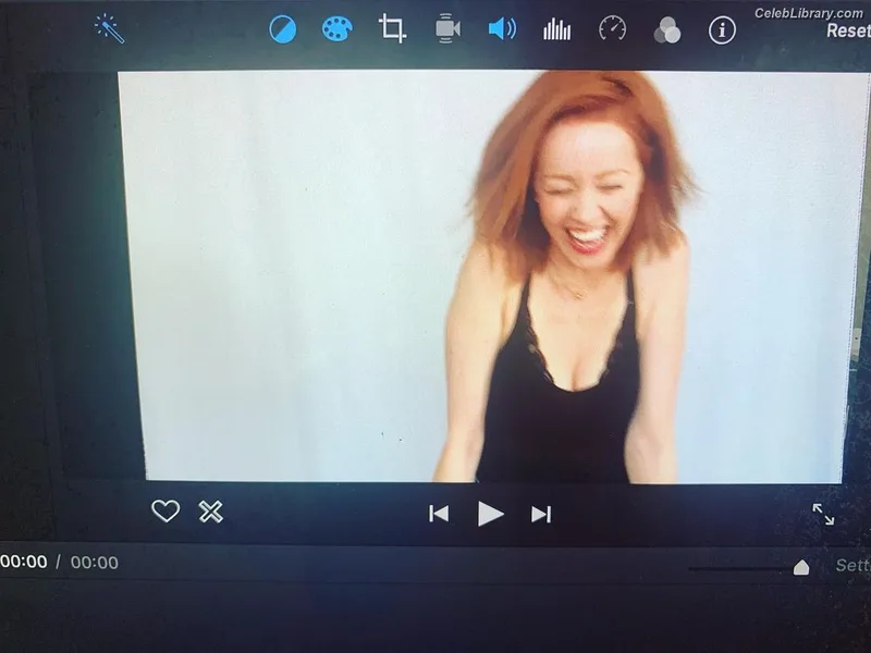 Lindy Booth photo 7 of 92
