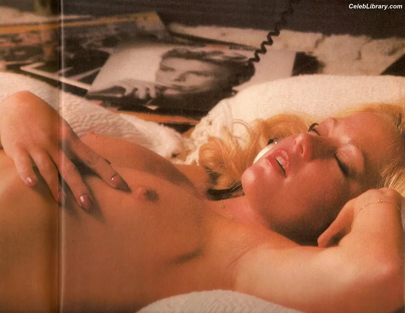 Linnea Quigley photo 13 of 13