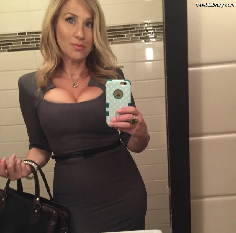 Lisa Ann Walter photo 3 of 29