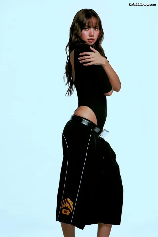 Lisa BLΛƆKPIИK (Blackpink) photo 14 of 6182