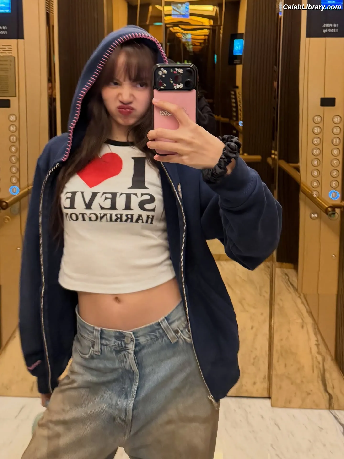 Lisa  BLΛƆKPIИK (Blackpink) photo 14 of 6182