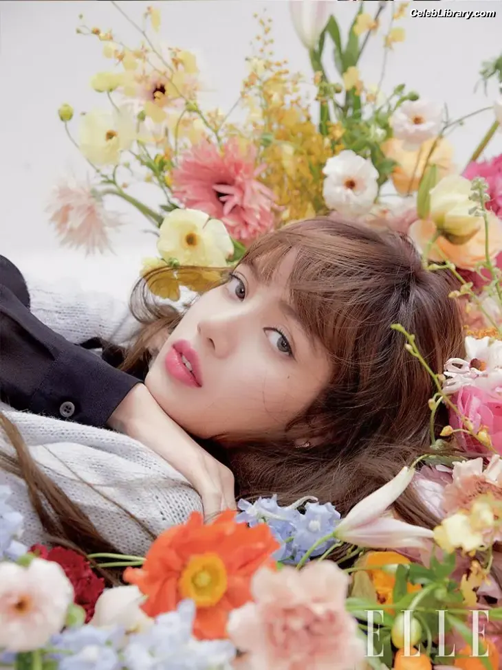 Lisa  BLΛƆKPIИK (Blackpink) photo 12 of 6182