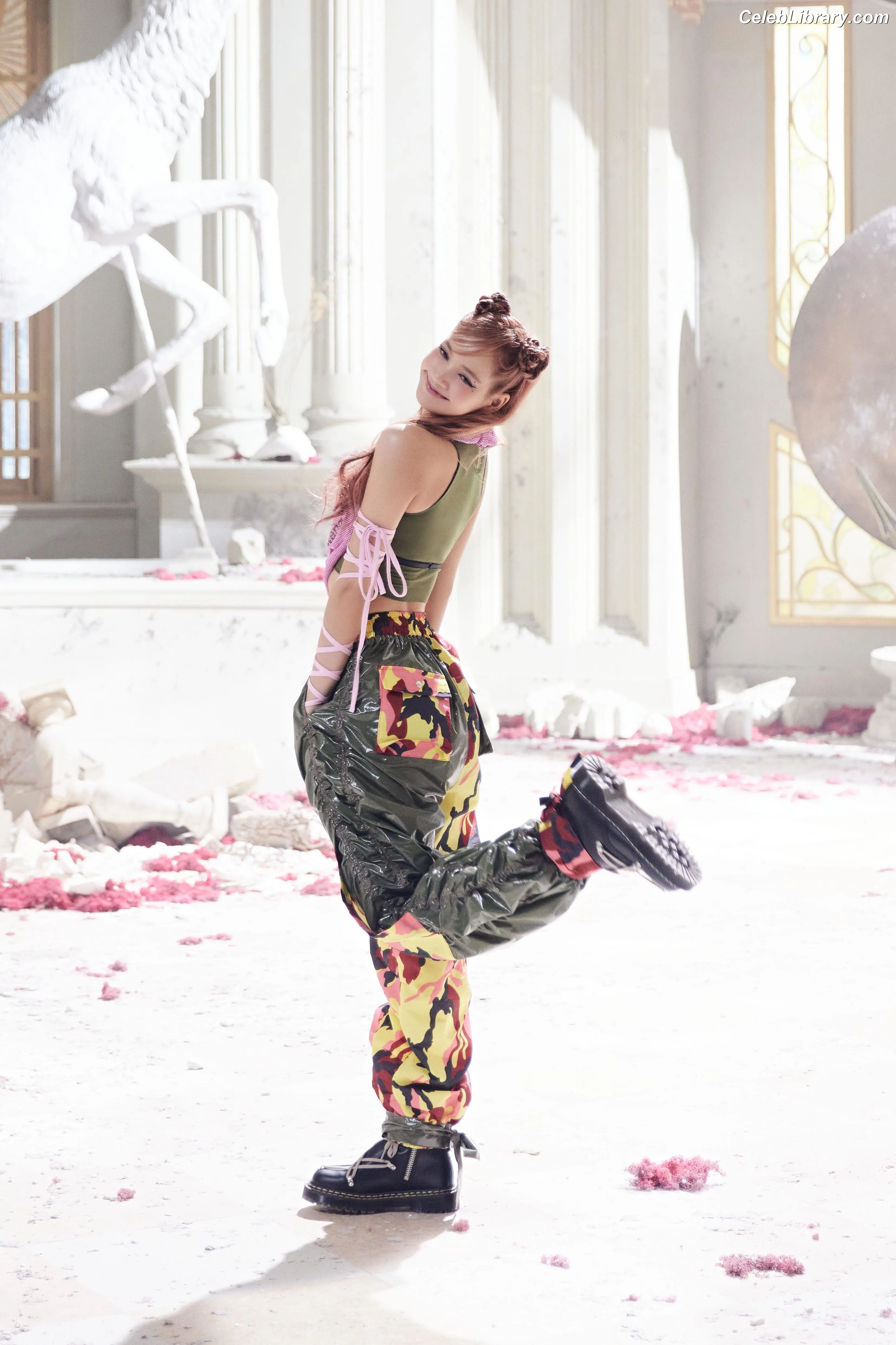 Lisa  BLΛƆKPIИK (Blackpink) photo 3 of 6182