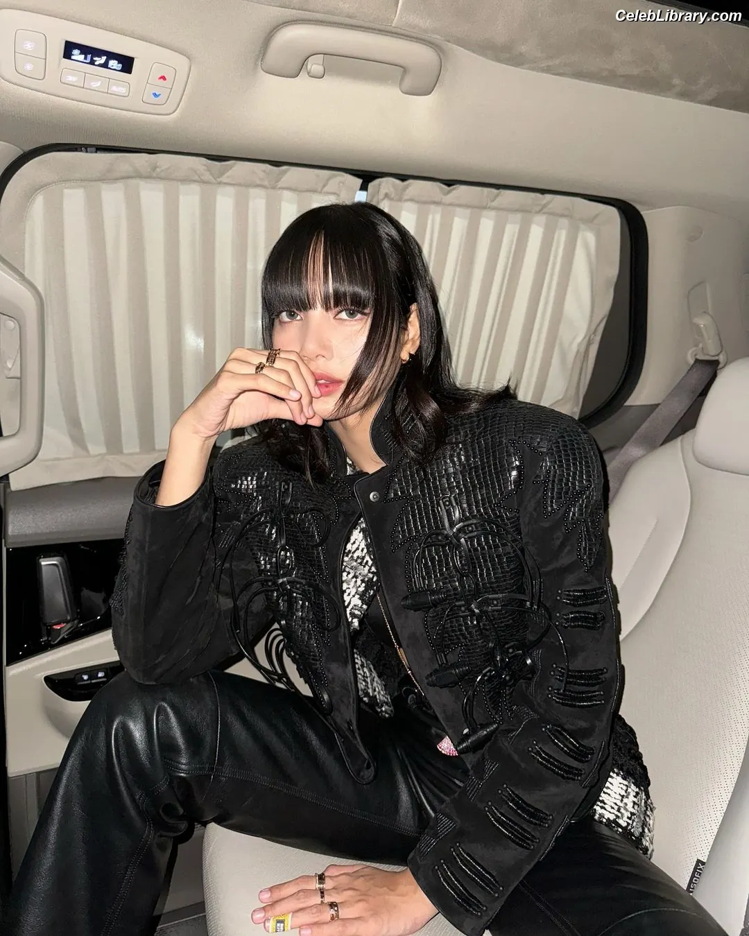 Lisa  BLΛƆKPIИK (Blackpink) photo 17 of 6182