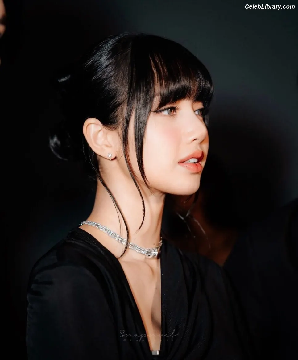 Lisa  BLΛƆKPIИK (Blackpink) photo 1 of 6182