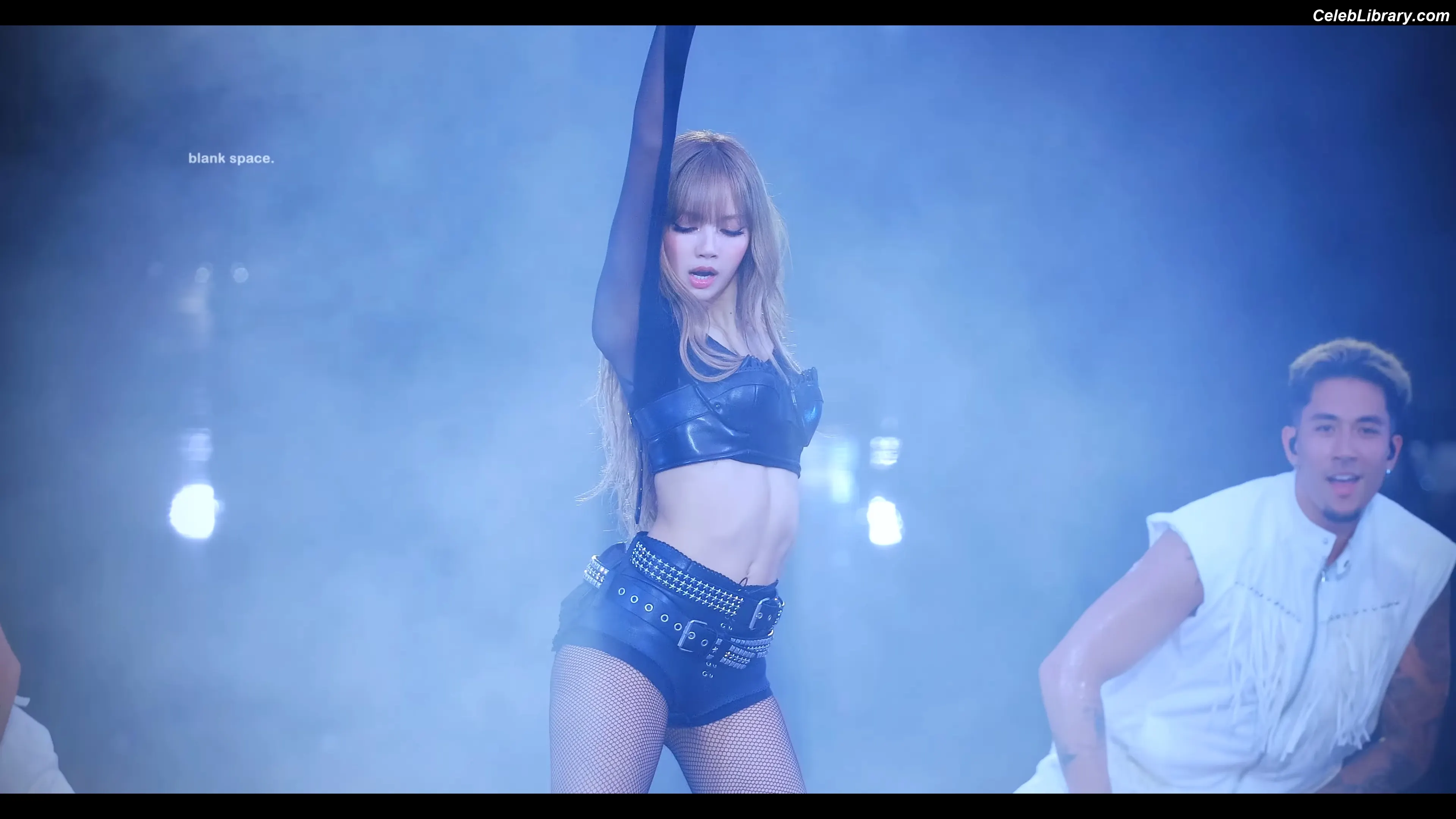 Lisa BLΛƆKPIИK (Blackpink) photo 16 of 6182