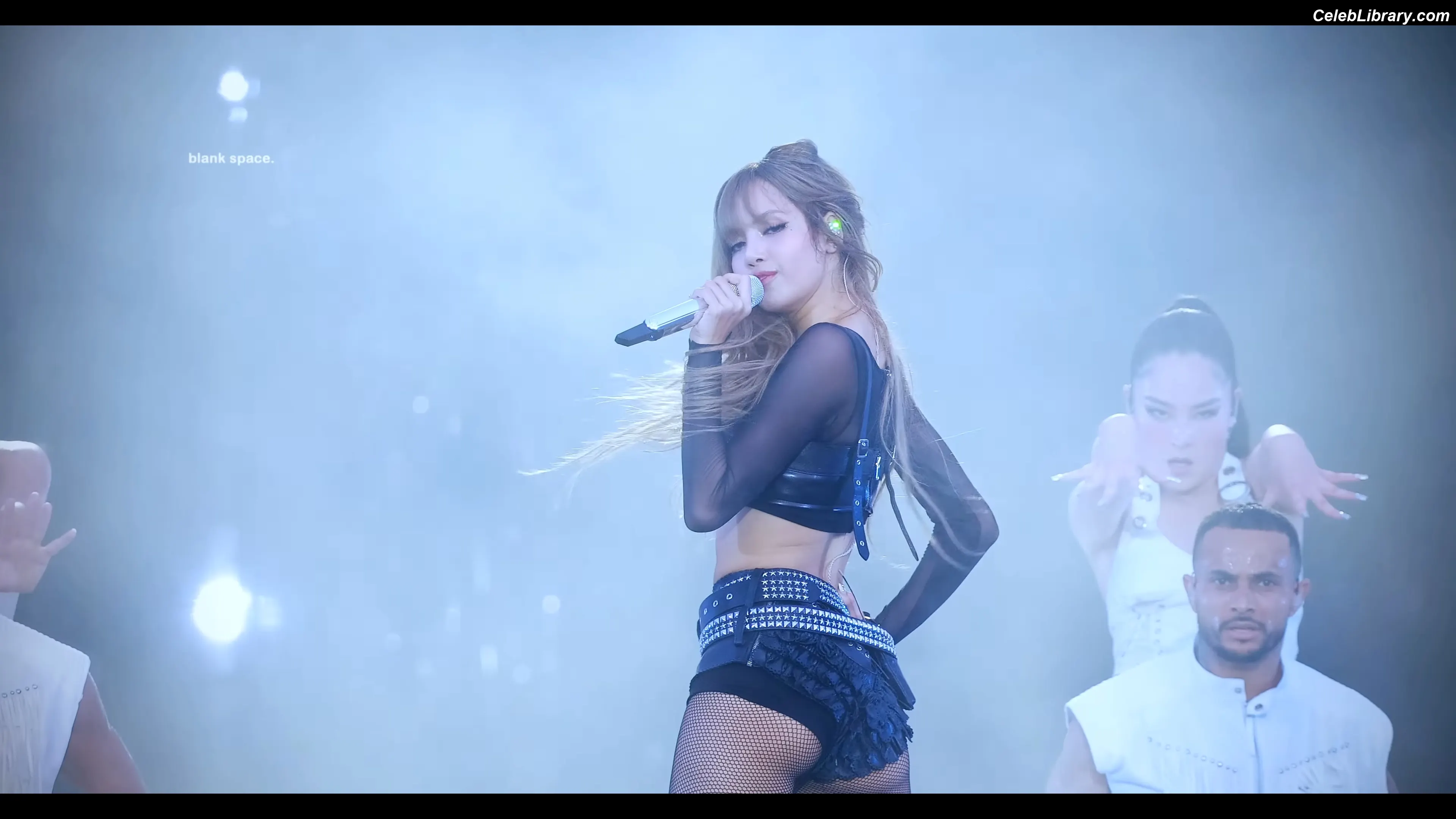 Lisa BLΛƆKPIИK (Blackpink) photo 24 of 6182