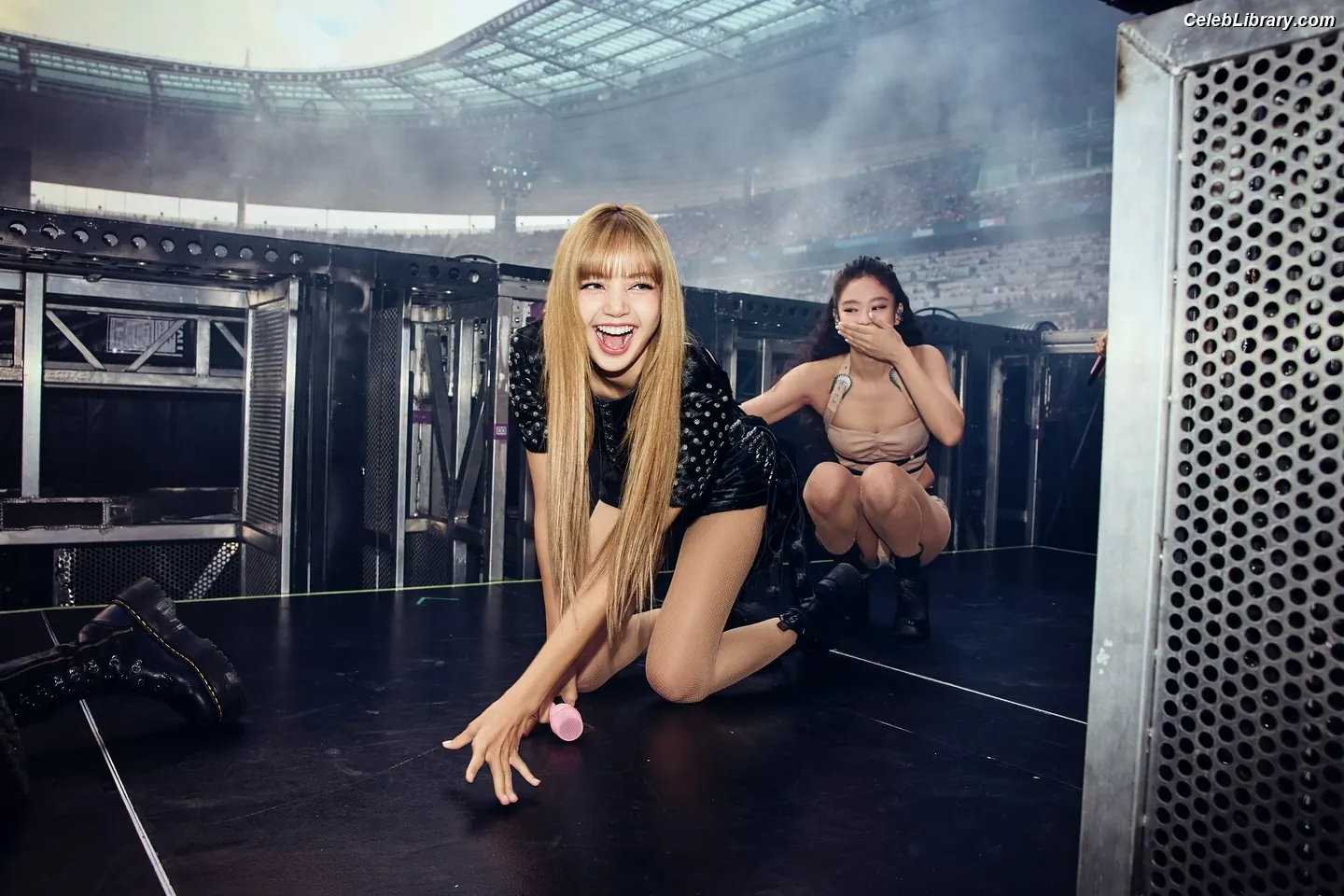 Lisa  BLΛƆKPIИK (Blackpink) photo 1 of 6182