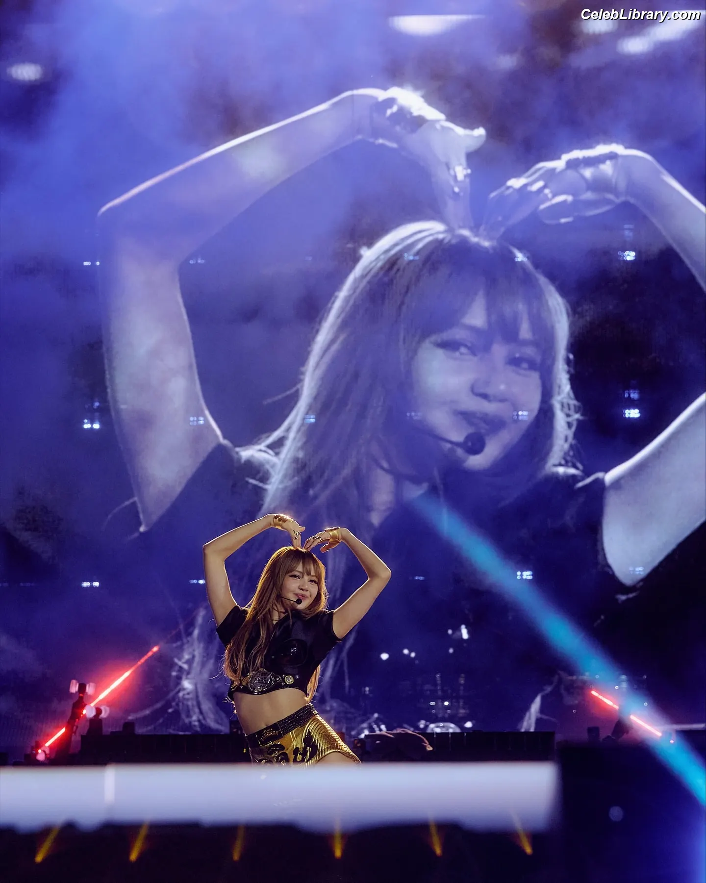 Lisa  BLΛƆKPIИK (Blackpink) photo 20 of 6182