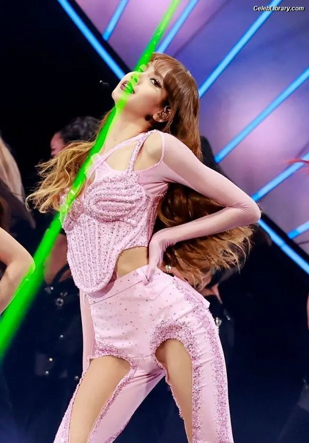 Lisa  BLΛƆKPIИK (Blackpink) photo 15 of 6182