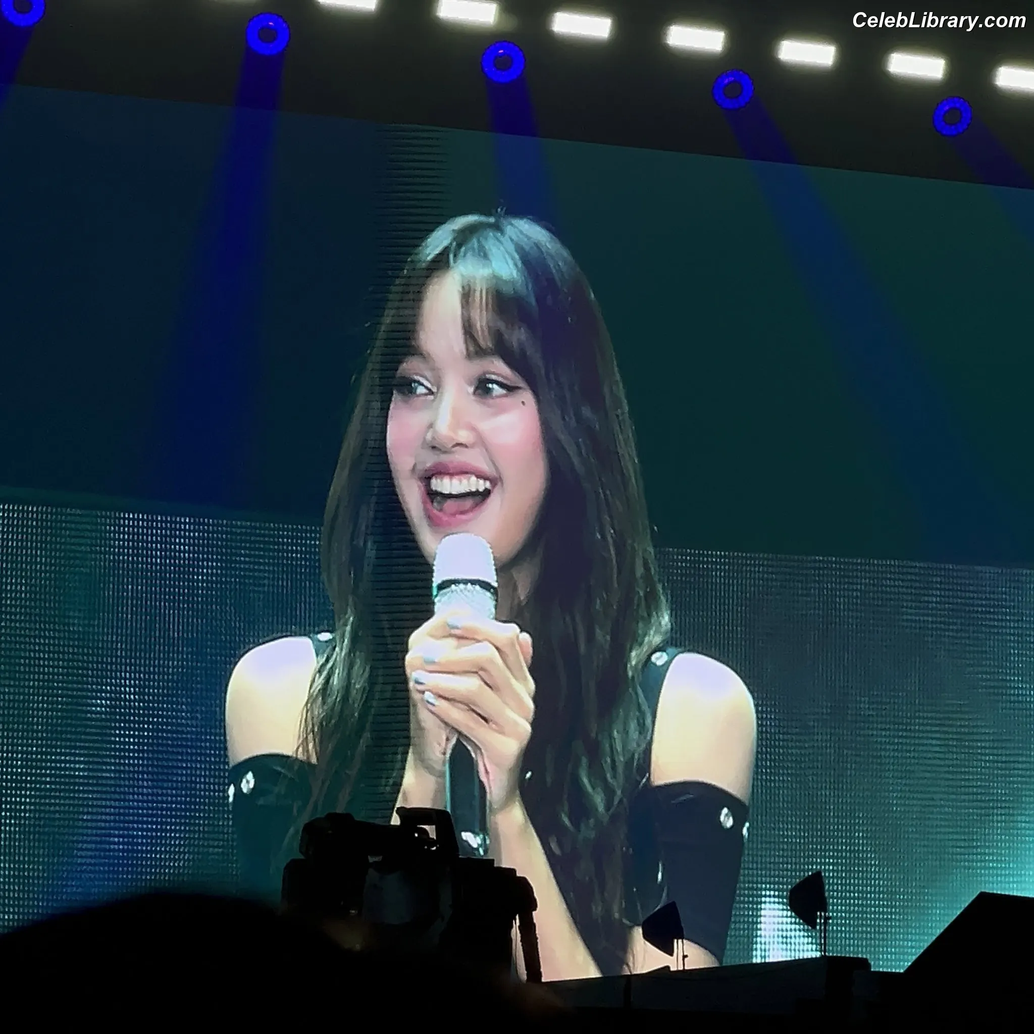 Lisa  BLΛƆKPIИK (Blackpink) photo 2 of 6182
