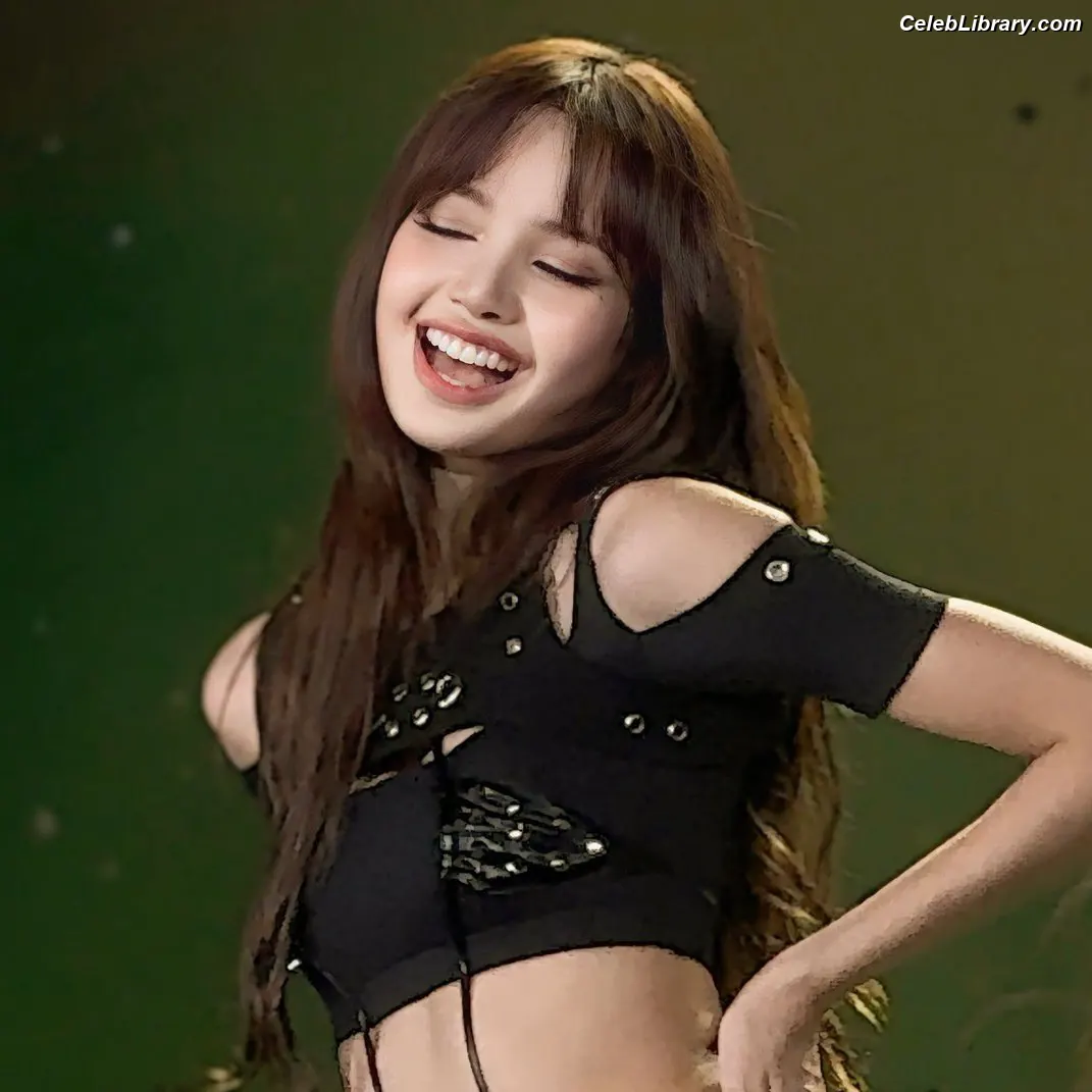 Lisa  BLΛƆKPIИK (Blackpink) photo 10 of 6182