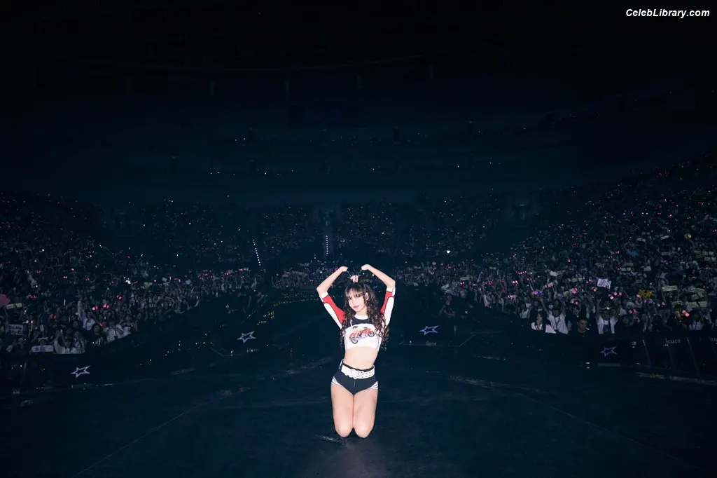 Lisa  BLΛƆKPIИK (Blackpink) photo 20 of 6182