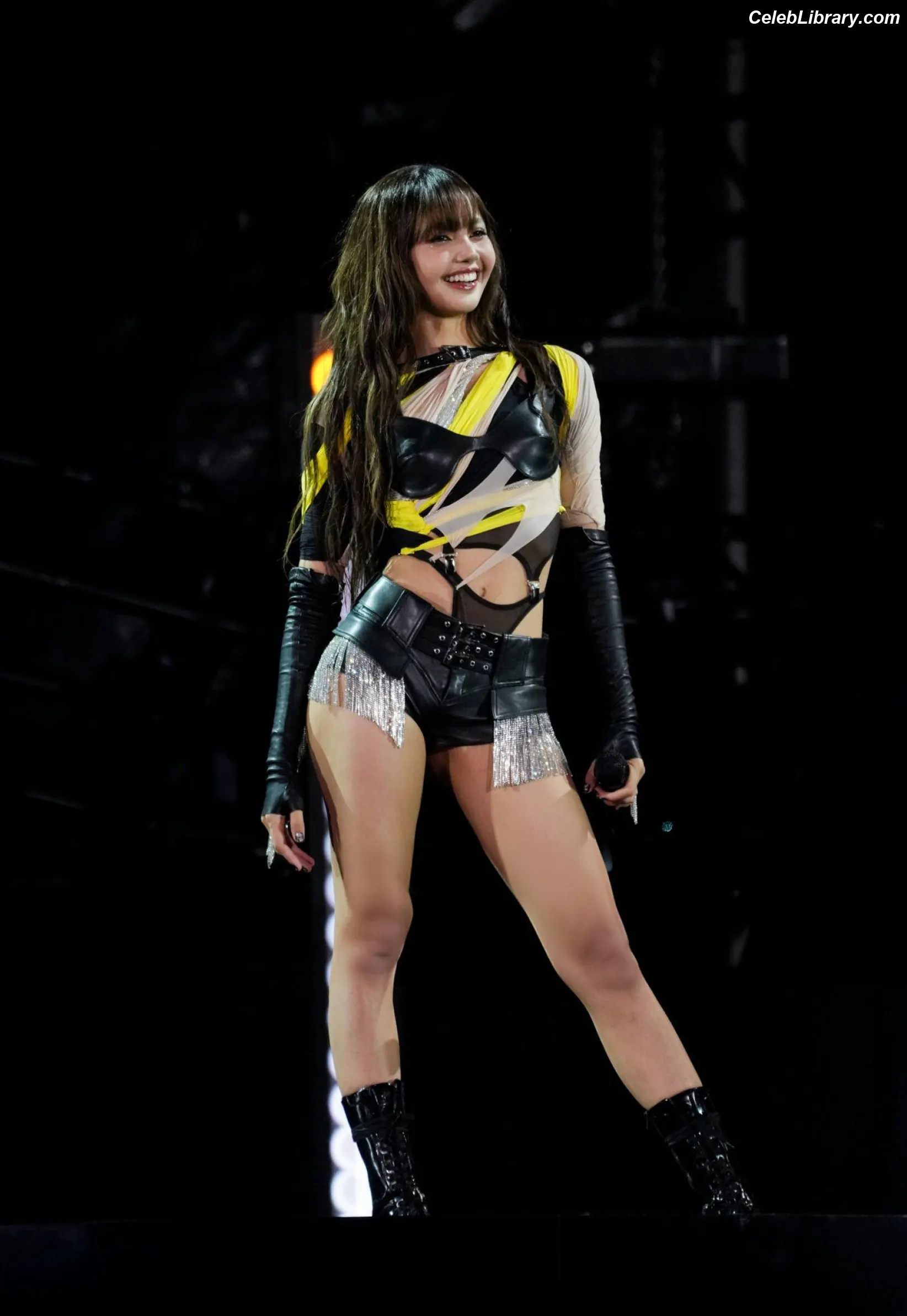 Lisa  BLΛƆKPIИK (Blackpink) photo 14 of 6182