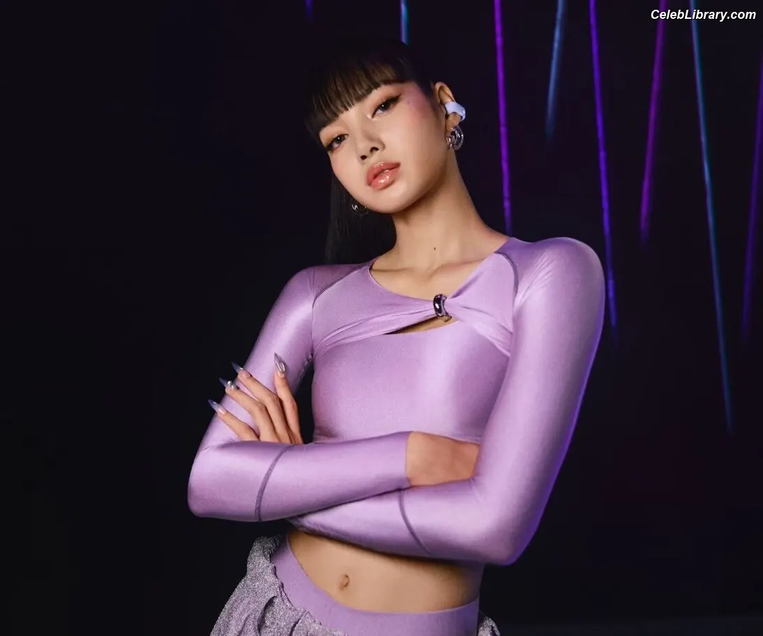 Lisa  BLΛƆKPIИK (Blackpink) photo 12 of 6182