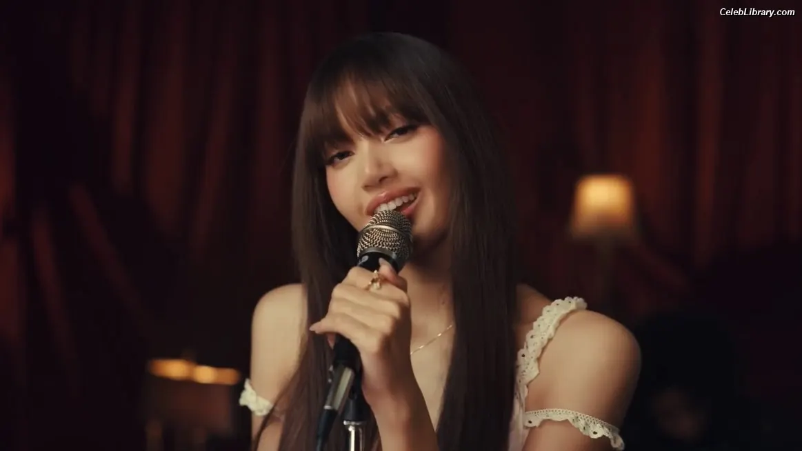 Lisa BLΛƆKPIИK (Blackpink) photo 11 of 6182