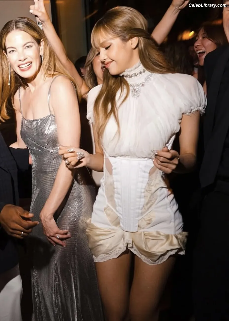 Lisa BLΛƆKPIИK (Blackpink) photo 13 of 6182