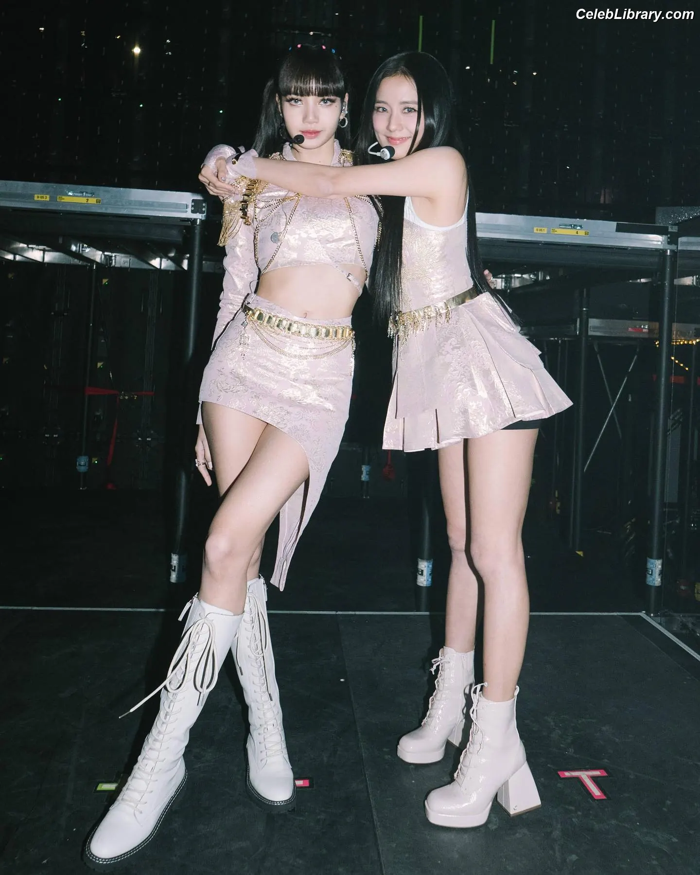 Lisa  BLΛƆKPIИK (Blackpink) photo 10 of 6182