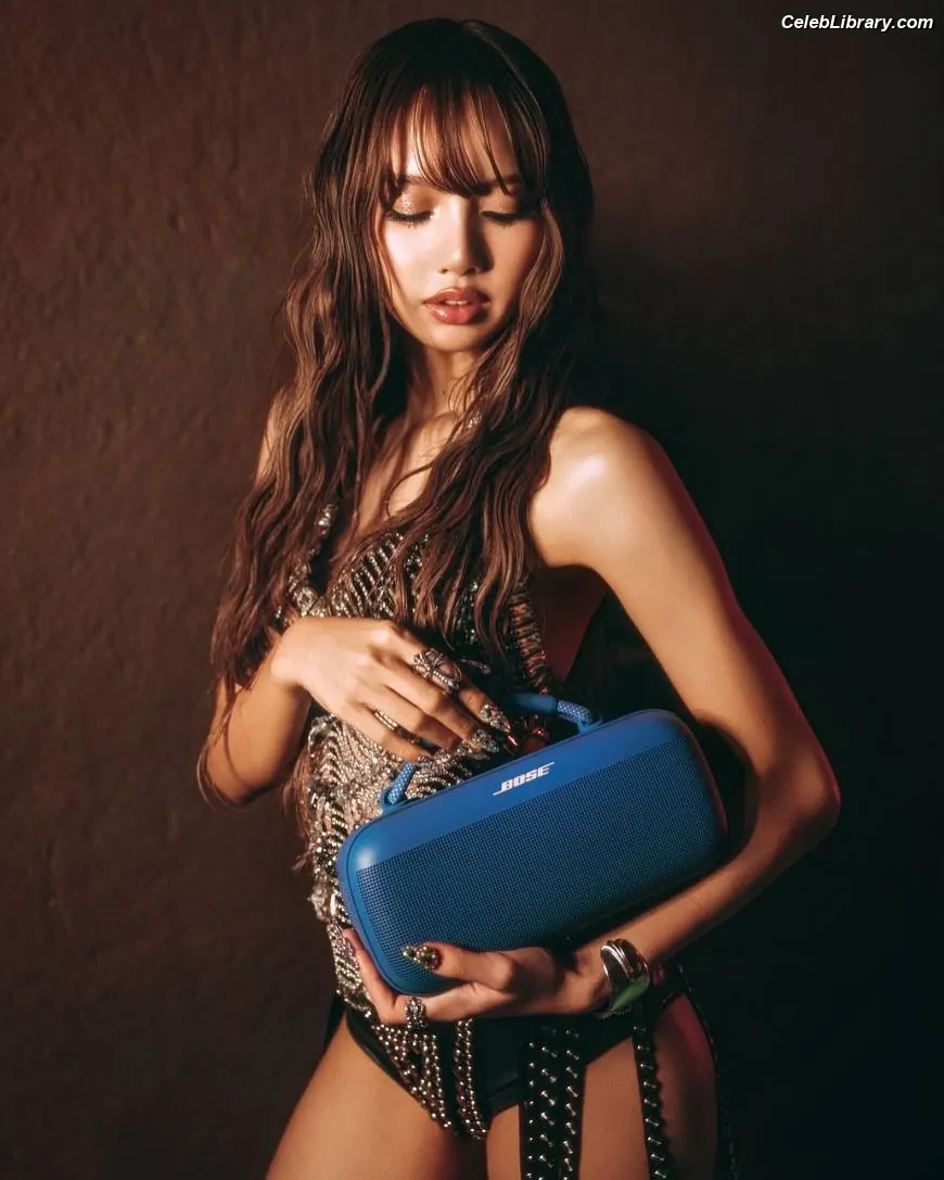 Lisa BLΛƆKPIИK (Blackpink) photo 18 of 6182