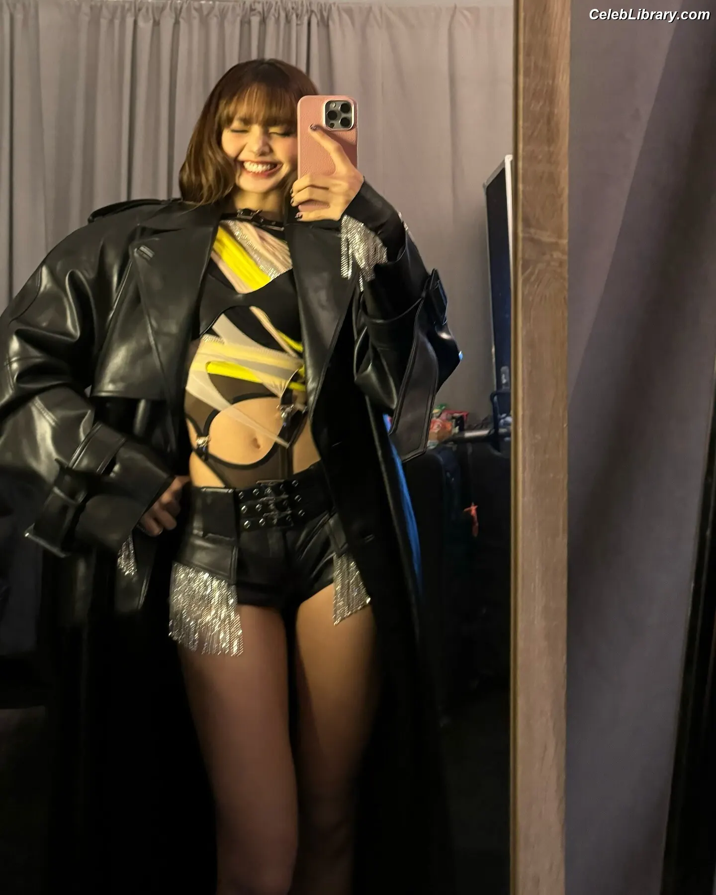 Lisa BLΛƆKPIИK (Blackpink) photo 7 of 6182