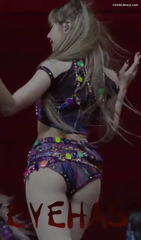 Lisa  BLΛƆKPIИK (Blackpink) photo 22 of 6182