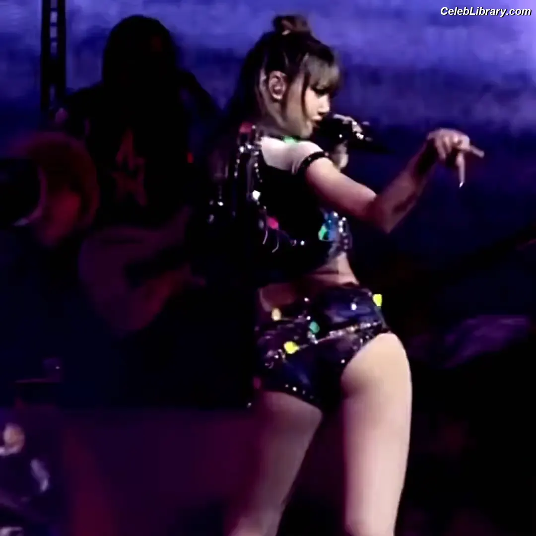 Lisa  BLΛƆKPIИK (Blackpink) photo 2 of 6182