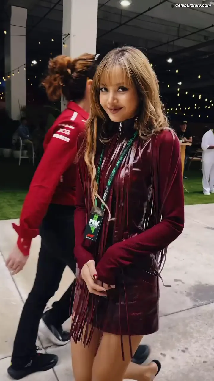 Lisa  BLΛƆKPIИK (Blackpink) photo 18 of 6182